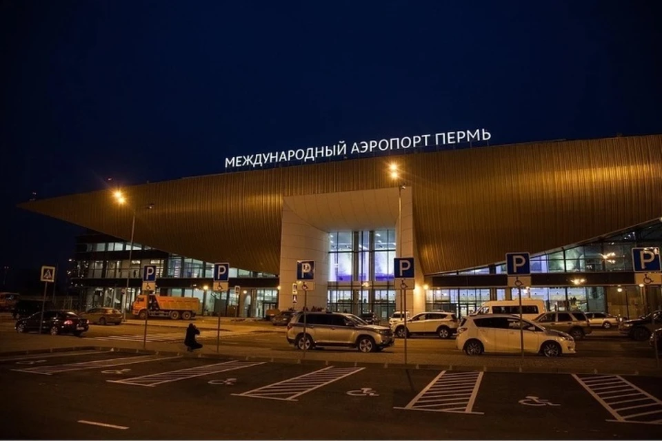 К аэропорту "Большое Савино" поспешили бойцы спецслужб.