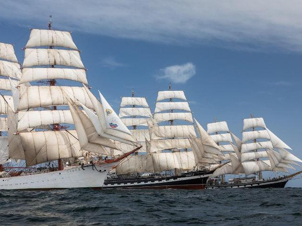 Киім киген әйелдер порно Менің жыныстық қатынасқа түсетін қызым