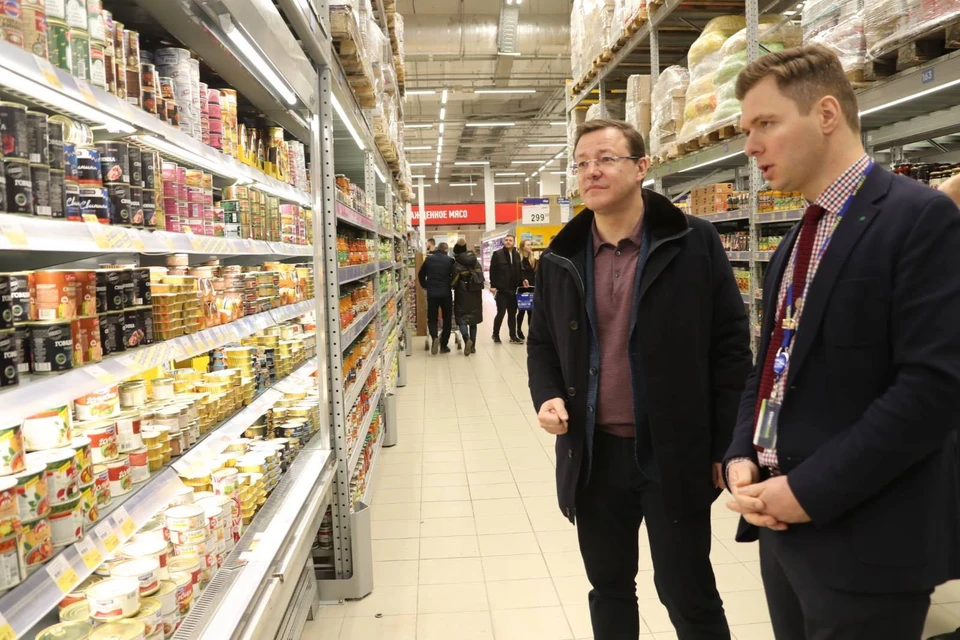 Губернатор убедился, что в магазинах есть продукты