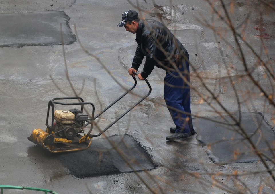 В Челябинске ежедневно проходят ямочный ремонт и уборка улиц