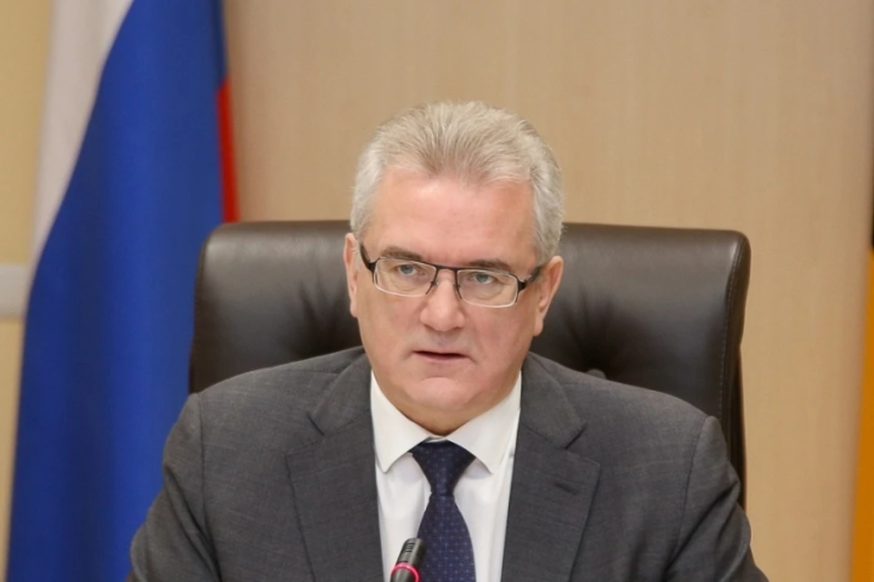 Иван Белозерцев поручил обеспечить масками всех сотрудников МФЦ.