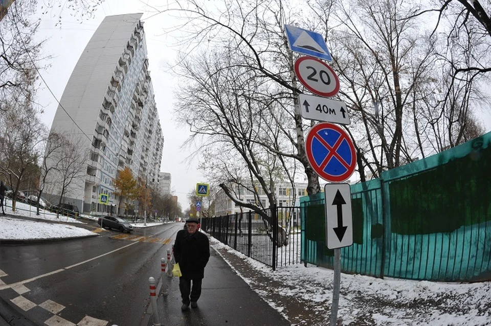 В Екатеринбурге запретят парковку еще на трех улицах