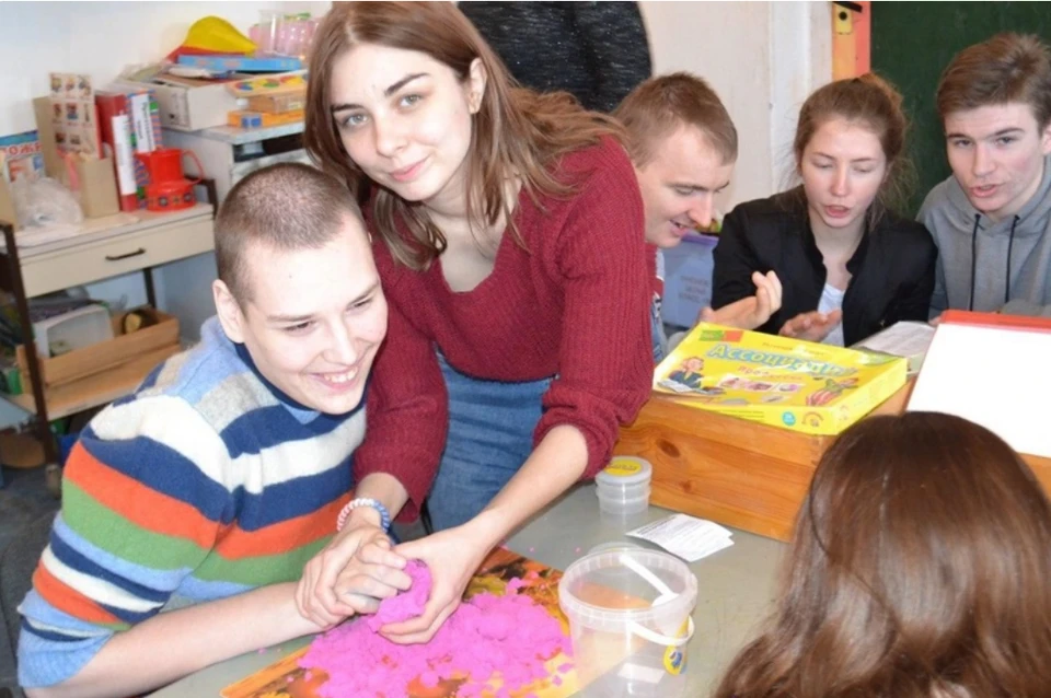 Активное участие в занятиях принимают волонтеры Фото: "Радимичи - детям Чернобыля"
