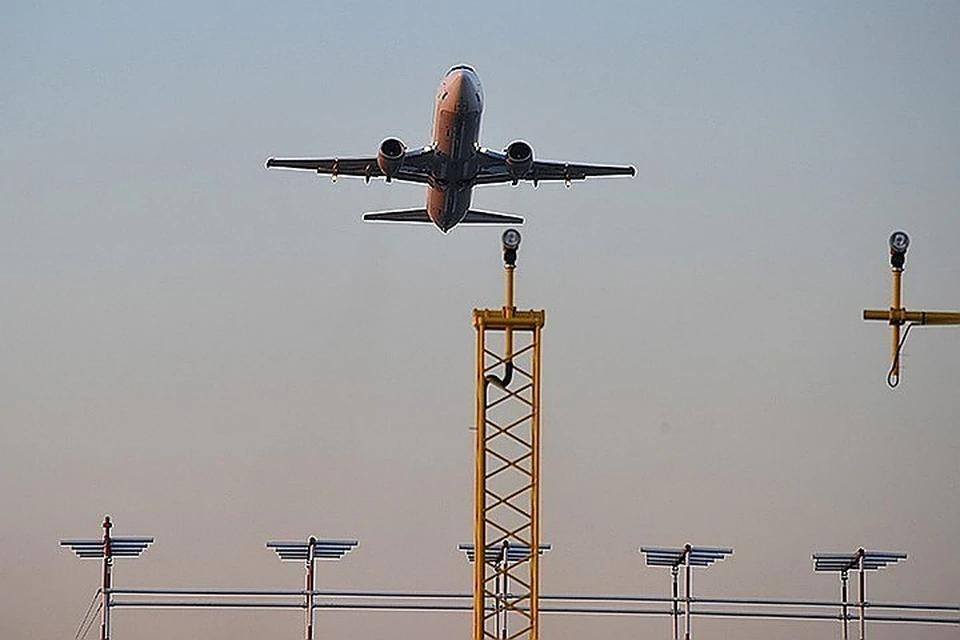 Самолет, выполняющий рейс Сочи — Москва, экстренно садится в аэропорту Шереметьево