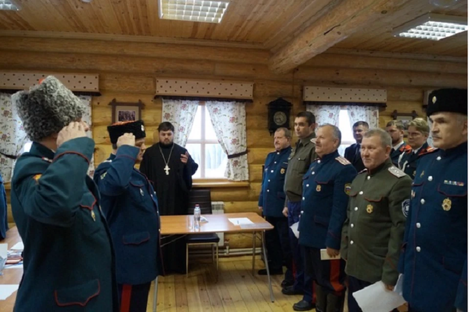 В Салехарде казаки патрулируют улицы, проверяя самоизоляцию горожан Фото: salekhard.org