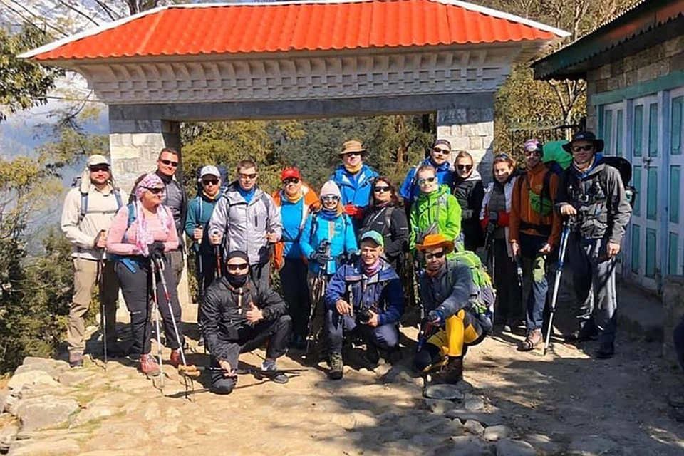 Более ста российских туристов-альпинистов застряли в Непале