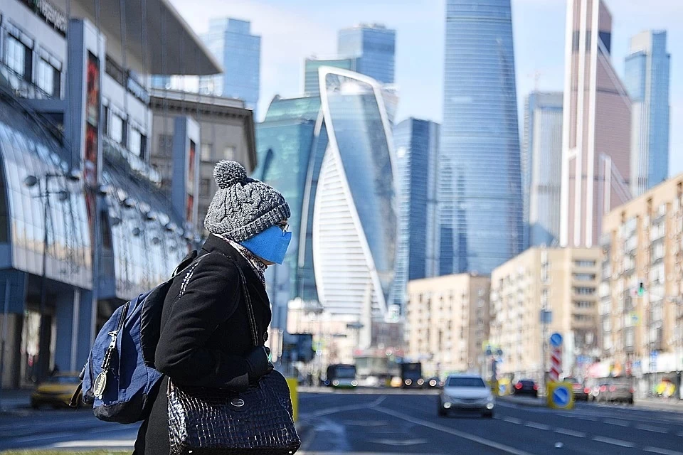 Большинство россиян верят, что скоро коронавирус отступит и жизнь наладится