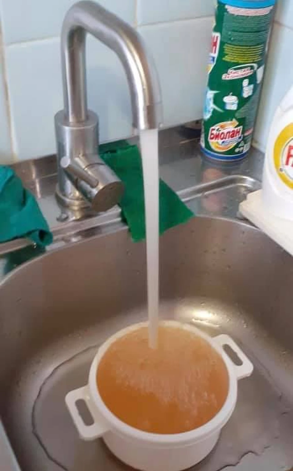 Жители Нариманова восемь лет пьют грязную воду