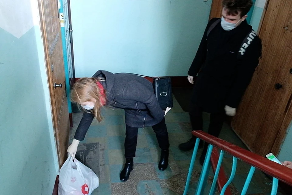 Волонтеры помогли почти 4 тысячам петербуржцев.