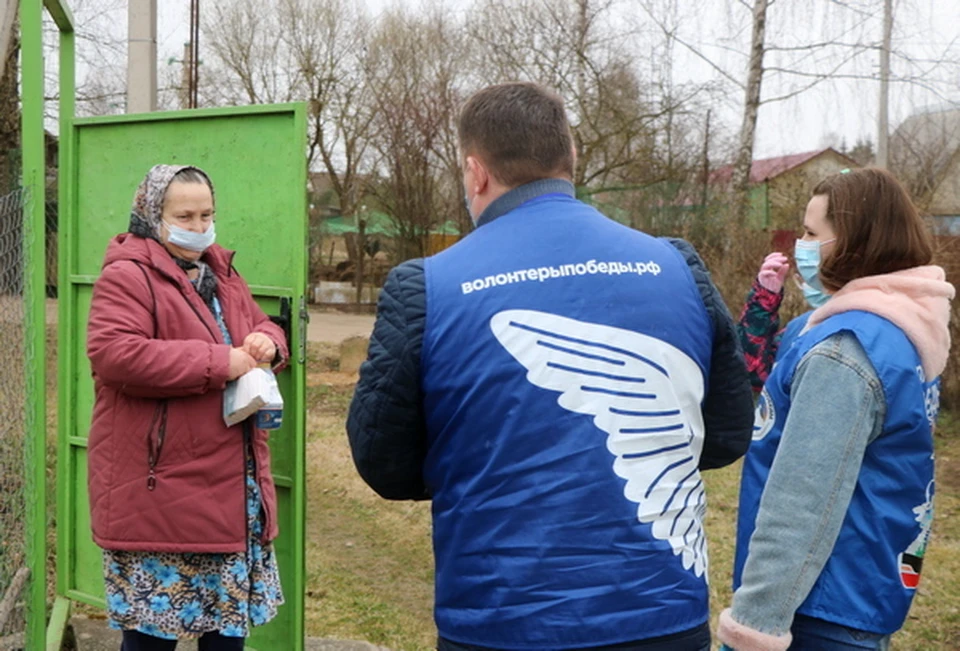 В Смоленске помощь волонтеров позволяет освободить врачей от дополнительной нагрузки.Фото: smolensk.er.ru.