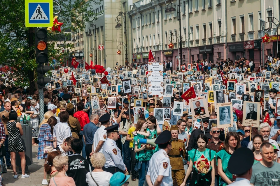 Тюменцам предлагают показать портреты героев с балконов. Фото - пресс-служба администрации города Тюмени.