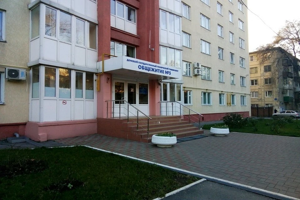 Врачам, работающим с больными коронавирусом, будут выдавать комнаты в общежитиях.