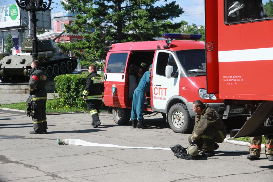 В период действия особого противопожарного режима запрещено посещать леса, разводить костры, где бы то ни было, сжигание мусора, старой травы и сухостоя.