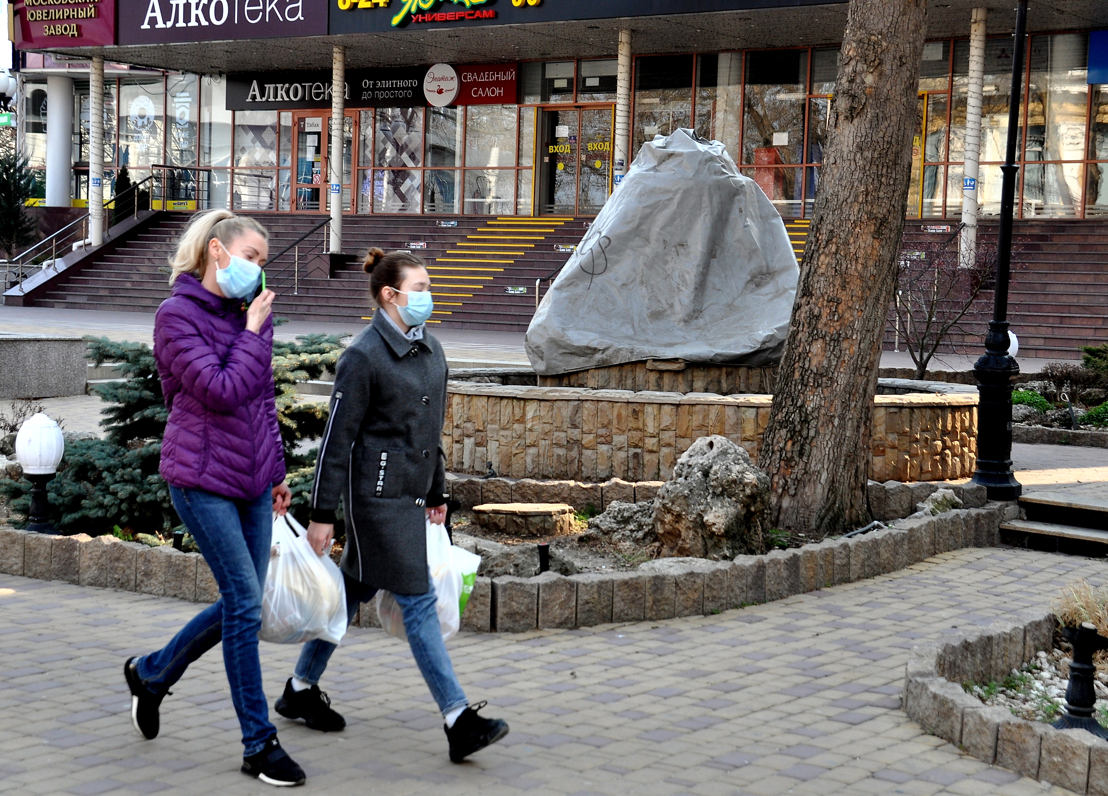 В Крыму сейчас действует режим всеобщей самоизоляции