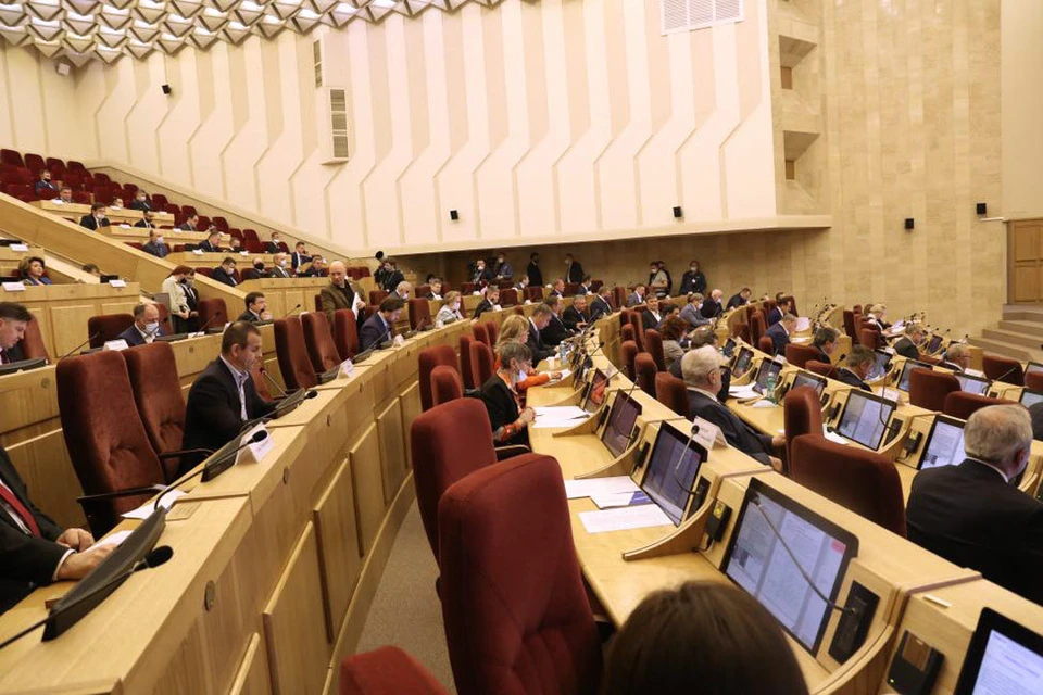 Очередная сессия состоялась в Законодательном собрании Новосибирской области. Фото: zsnso.ru