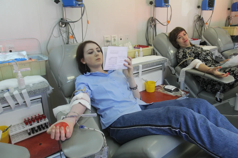 Из-за введенного режима самоизоляции в Петербурге нарастает дефицит донорской крови.