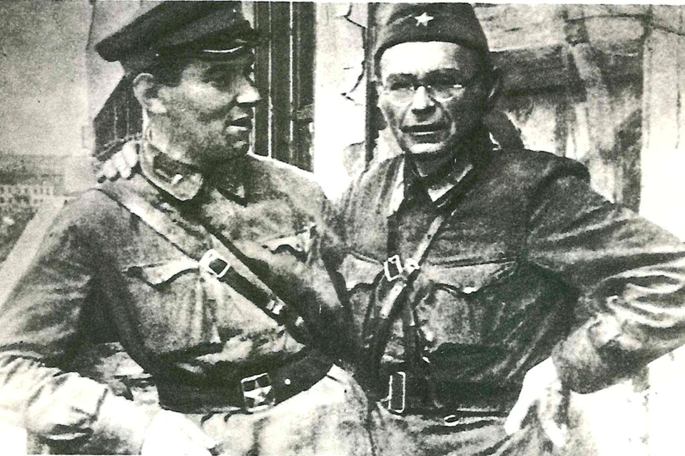 Военные корреспонденты Тарас Карельштейн и Борис Иваницкий (справа). Фото: Архив «КП»