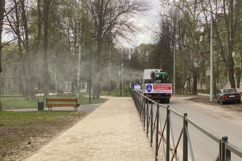 Общественные пространства Нижнего Новгорода дезинфицируют холодным туманом. Фото: пресс-служба правительства Нижегородской области.