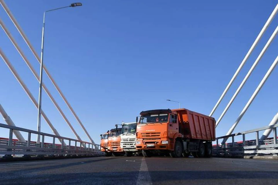 Первый автомобильный мост между Россией и Китаем через реку Амур получил разрешение на ввод в эксплуатацию. Фото: Юрий Смитюк/ТАСС