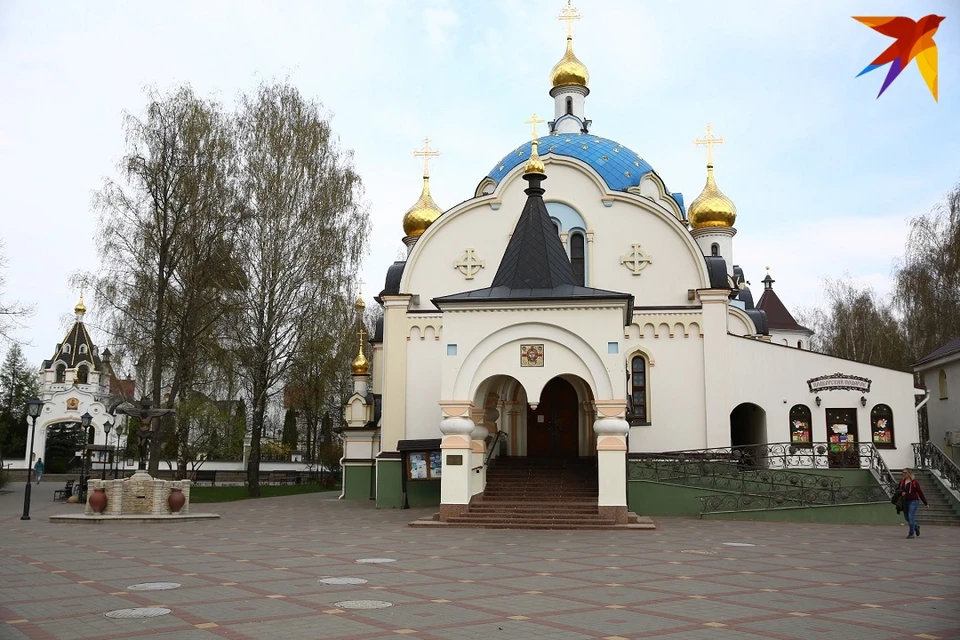 Сейчас прихожане не могут посещать храмы Свято-Елисаветинского монастыря из-за карантина.