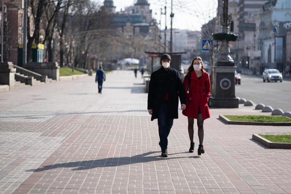В городе ввели масочный режим. Фото: freepik.com