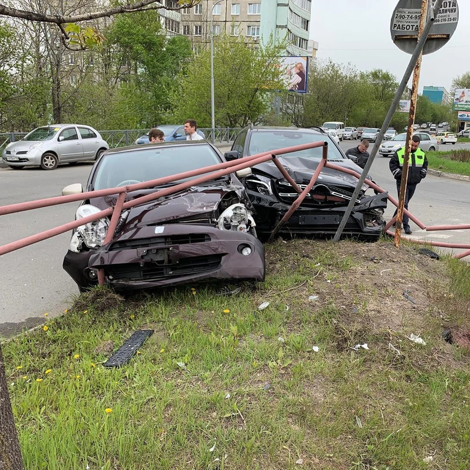 Мерседес не виноват»: ГИБДД Владивостока вынесла очень странное решение по  ДТП на кольце - KP.RU