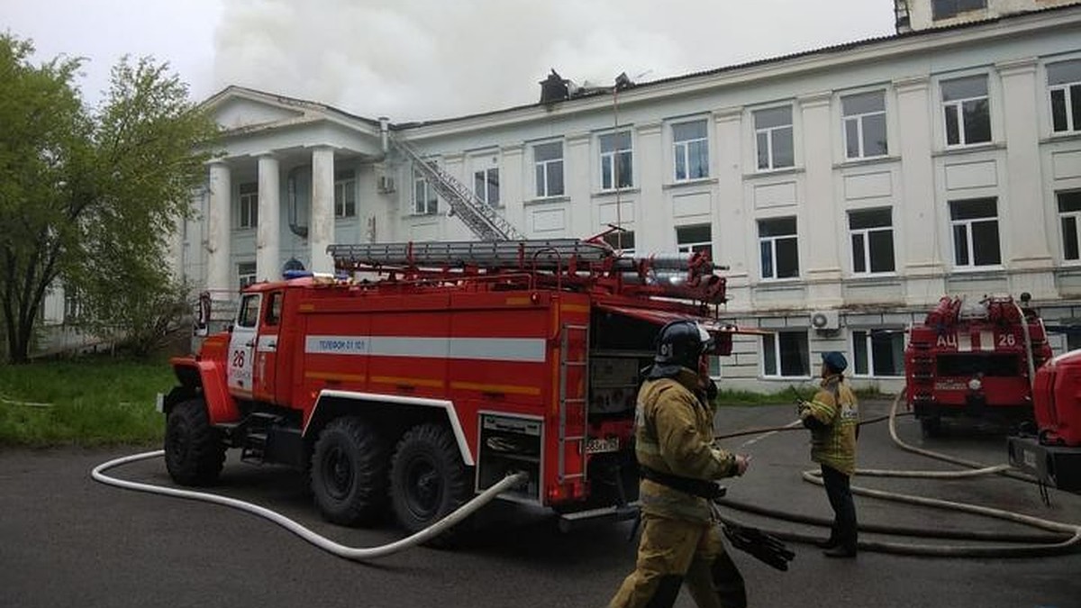 В Приморье загорелась больница, где на днях запустили томограф - KP.RU