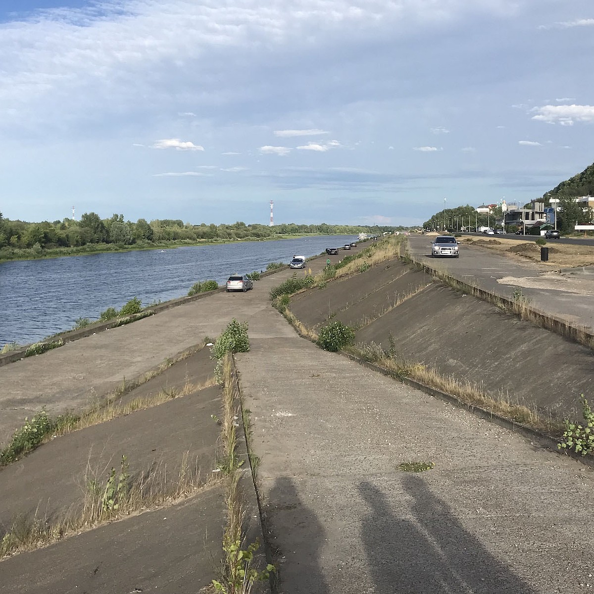 Склон клубники и балконы для солнечных ванн: Нижегородцам показали, как  может выглядеть набережная Гребного канала - KP.RU