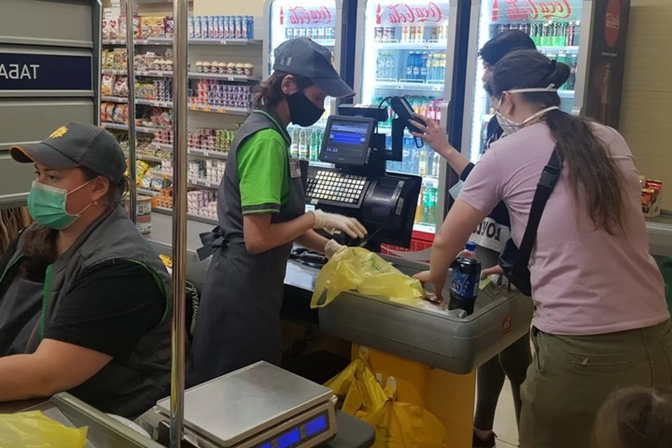 В Кузбассе более 12,5 тысячи объектов рынка проверили на соблюдение масочного режима. Фото: Пресс-служба АПК