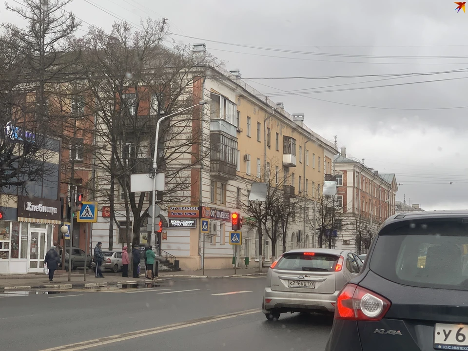 Тверичанин обратился в суд с иском из-за разбитой на дороге машины.