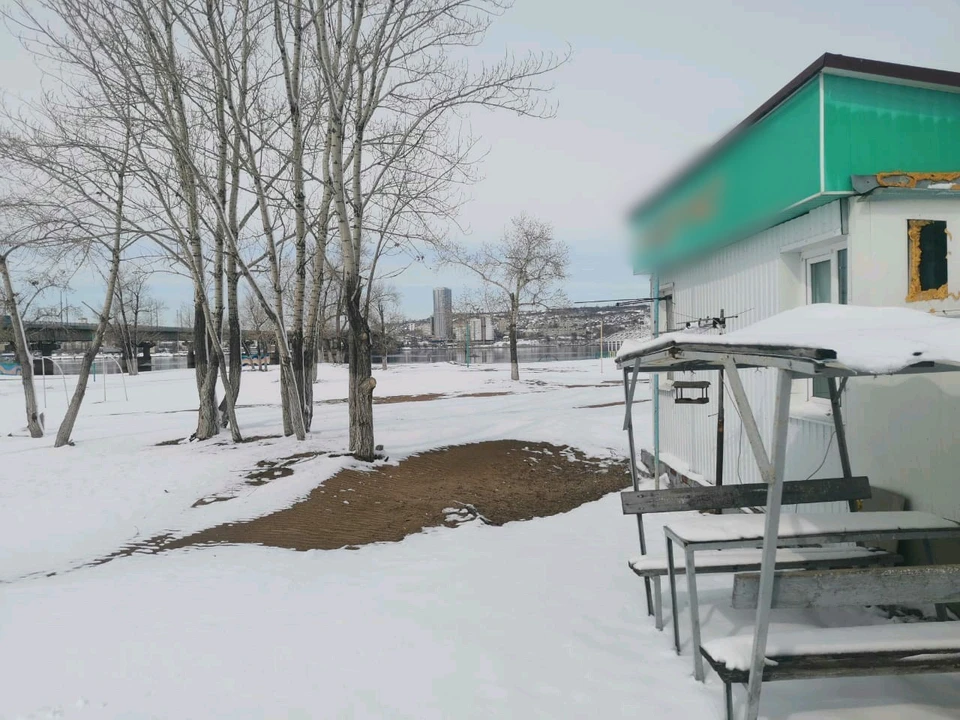 Преступление было совершено зимой на пляже. Фото СУ СКР по Саратовской области