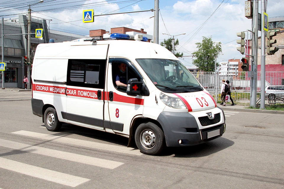 Роддом в Иркутске -2 закрыли на карантин из-за COVID-19, рожениц доставляют в другие лечебные учреждения.