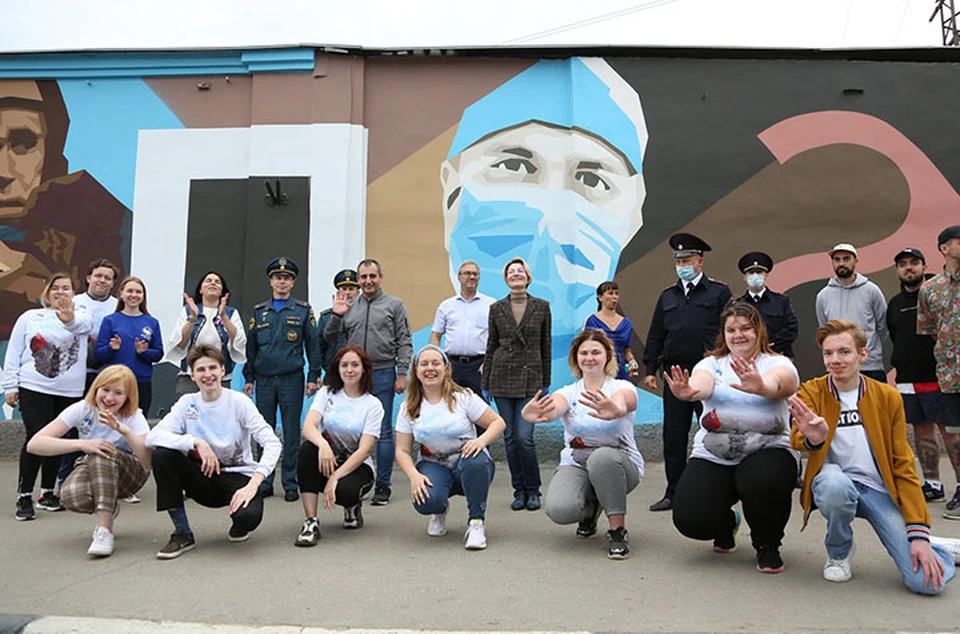 В Нижнем Новгороде открыли граффити, посвященное героям борьбы с коронавирусом. ФОТО: Юлия Горшкова