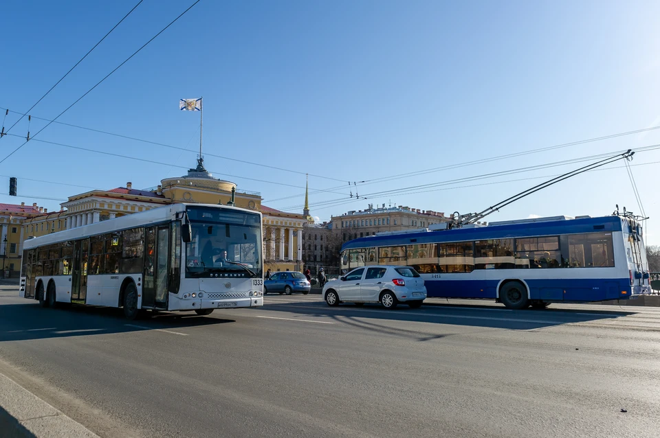 Пока транспорт в Санкт-Петербурге не вернулся к привычному режиму работы.