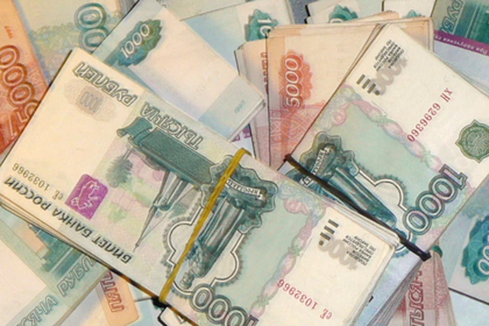 Тюменские банкрот продает стол за миллион рублей.