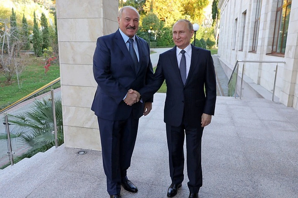 Владимир Путин и Александр Лукашенко ранее выразили удовлетворение в связи с завершением работы над этим соглашением. Фото: Михаил Климентьев / пресс-служба президента РФ ТАСС