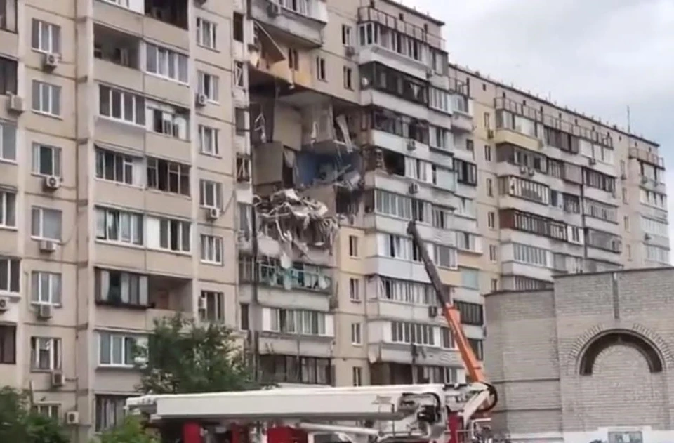 Найден третий погибший при взрыве газа в жилом доме в Киеве. Фото: кадр из видеозаписи с места взрыва