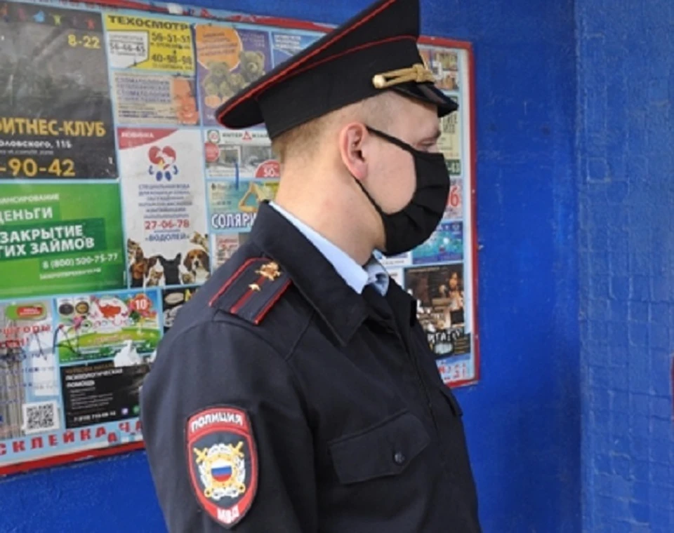 Полицейские просят пожилых смолян быть бдительными в общении с незнакомыми людьми. Фото: пресс-служба УМВД России по Смоленской области.