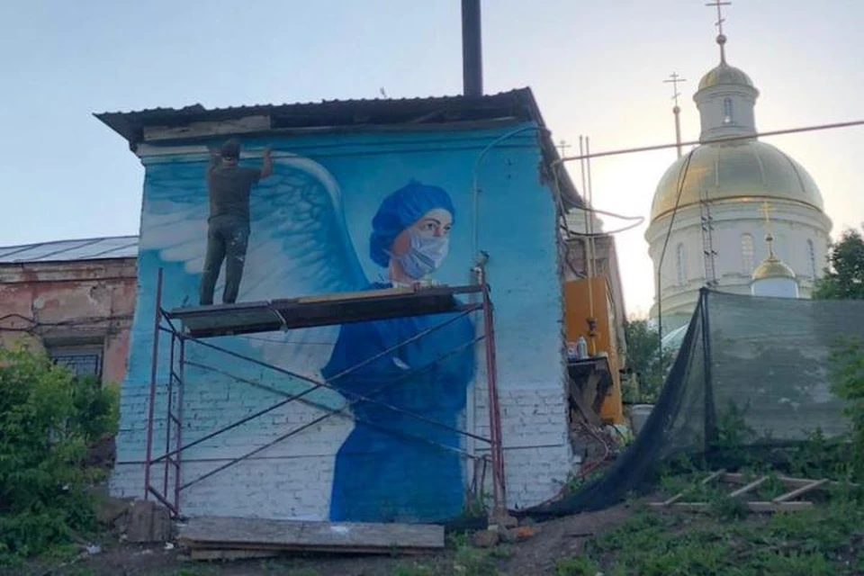 Граффити было нарисовано 12 июня.