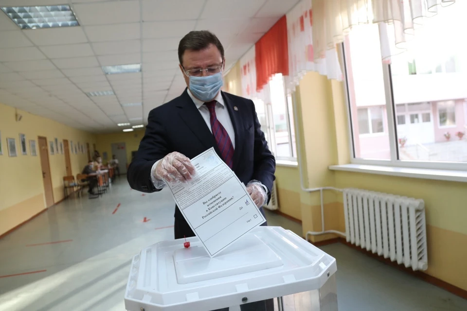 Дмитрий Азаров ничего не скрывает