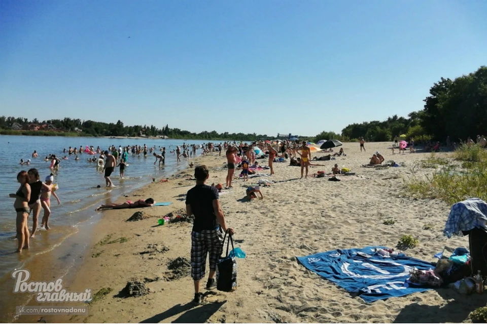 Дончане отправились купаться на "закрытые" пляжи. Фото: соцсети