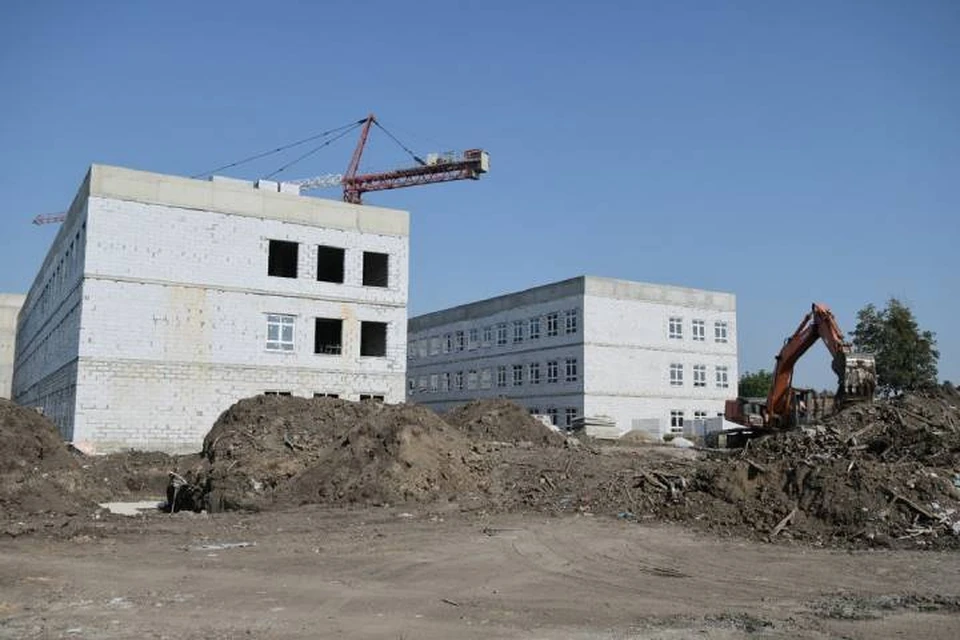 Мэр Краснодара проинспектировал строительство новой школы. Фото мэрии Краснодара