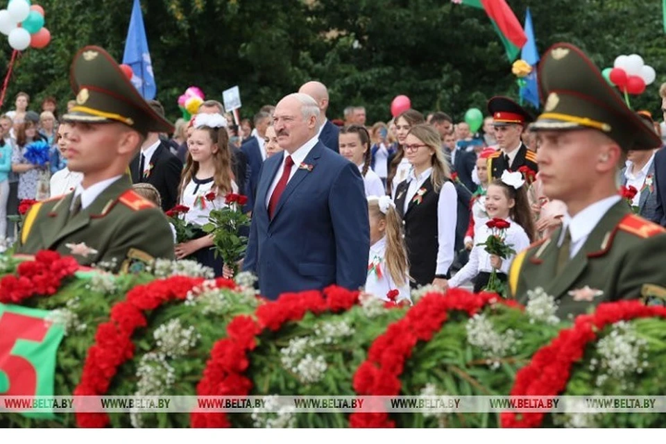 Поздравляя с Днем Независимости белорусов, Лукашенко предупредил, что никому не под силу поколебать белорусские стабильность и независимость. Фото: belta.by.