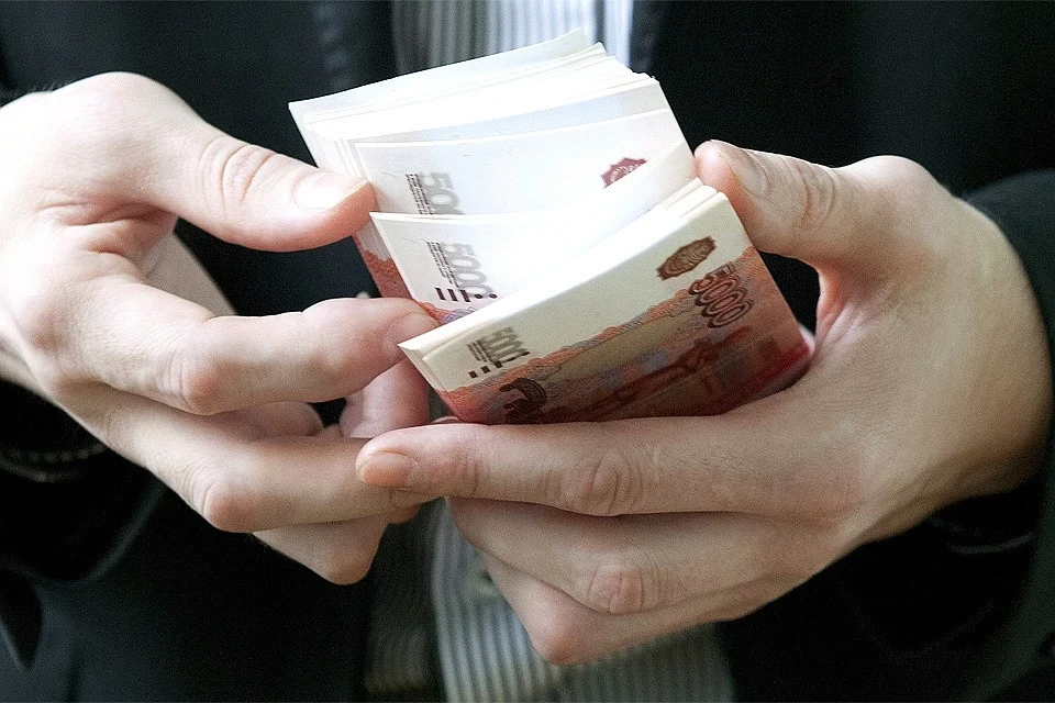 Среднемесячная номинальная начисленная зарплата в Тверской области в апреле 2020 года составила 34 643 рубля.