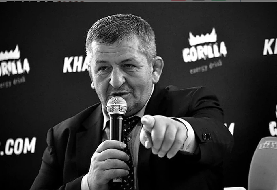 Заслуженного тренера России Абдулманапа Нурмагомедова,