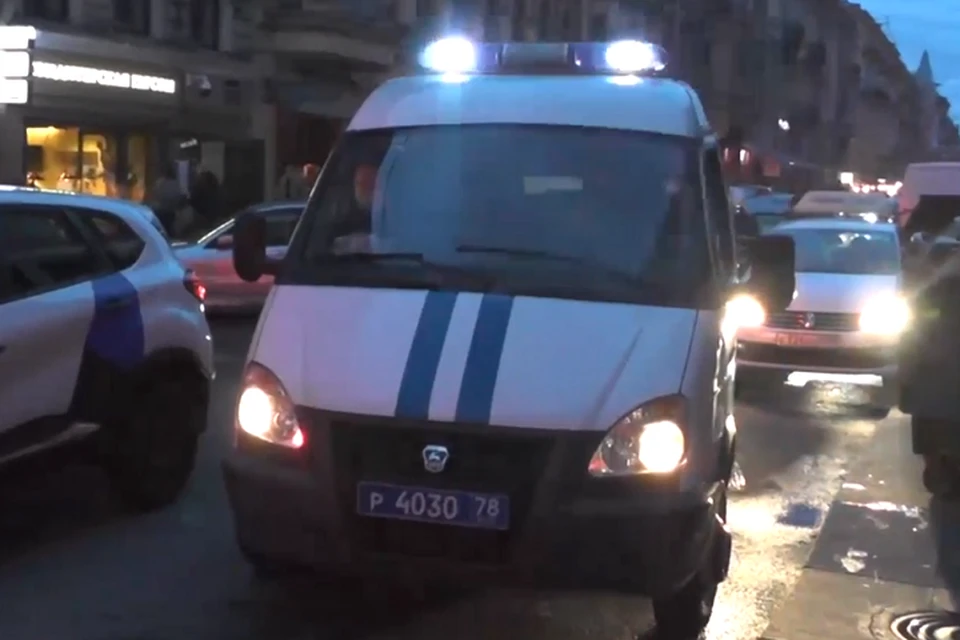 Полиция провела очередные рейды на Рубинштейна и Думской. Фото: ГУ МВД по СПб и ЛО