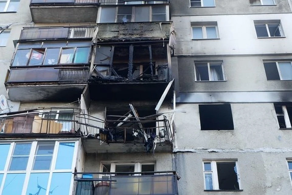 Взрыв повредил квартиры сразу на двух этажах