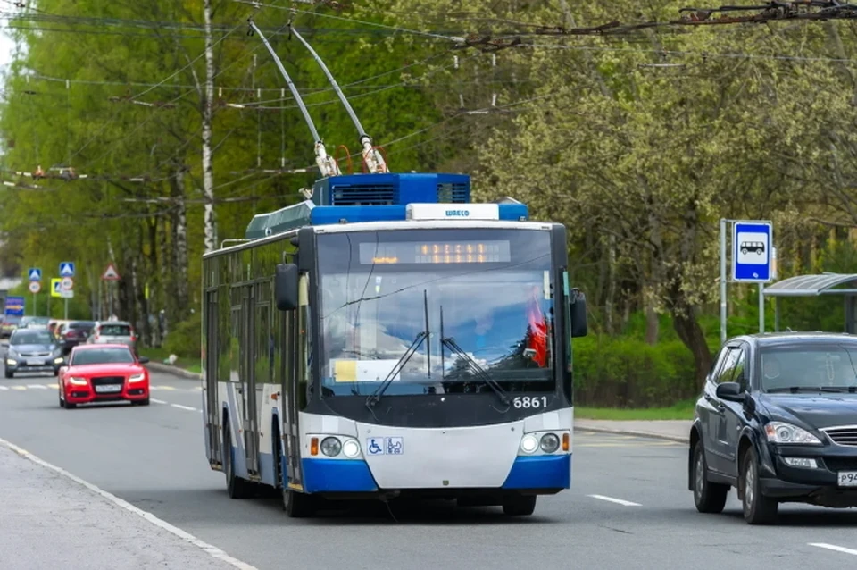 Петербуржцев предупредили о задержке троллейбусов утром 14 июля.