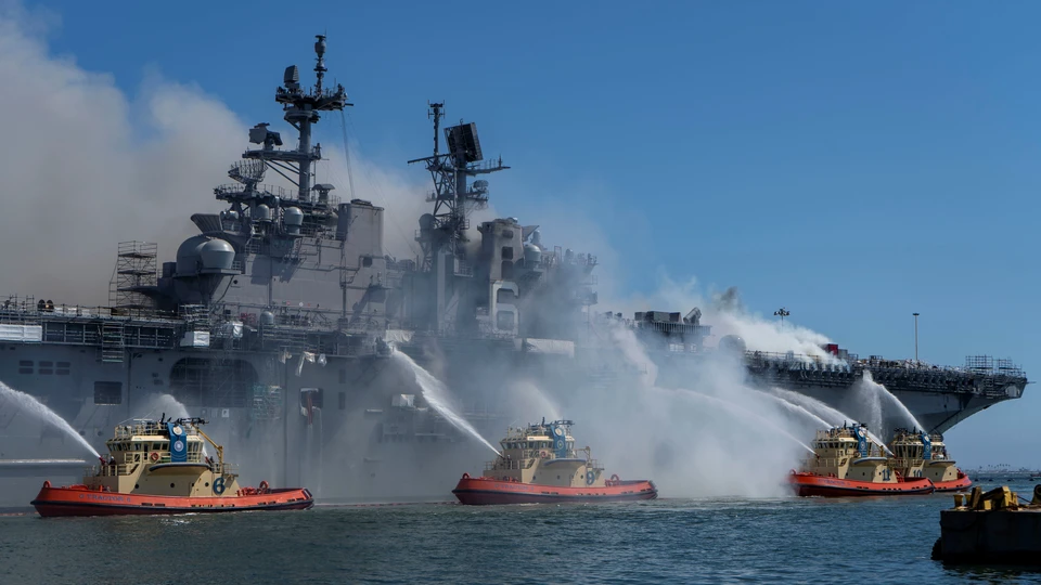 Число пострадавших при пожаре на борту корабля ВМС США возросло до 59