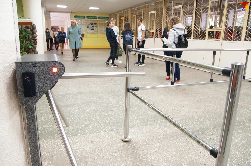 В школе произошел конфликт директора и молодого педагога